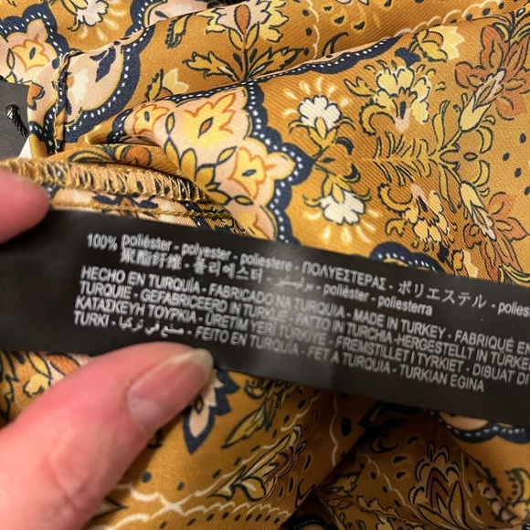 NWT Size Large Zara Satin Floral Blouse - Picture 6 of 7